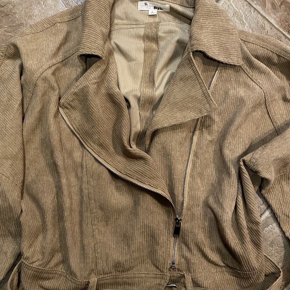 U. Style Jacket - Picture 4 of 6